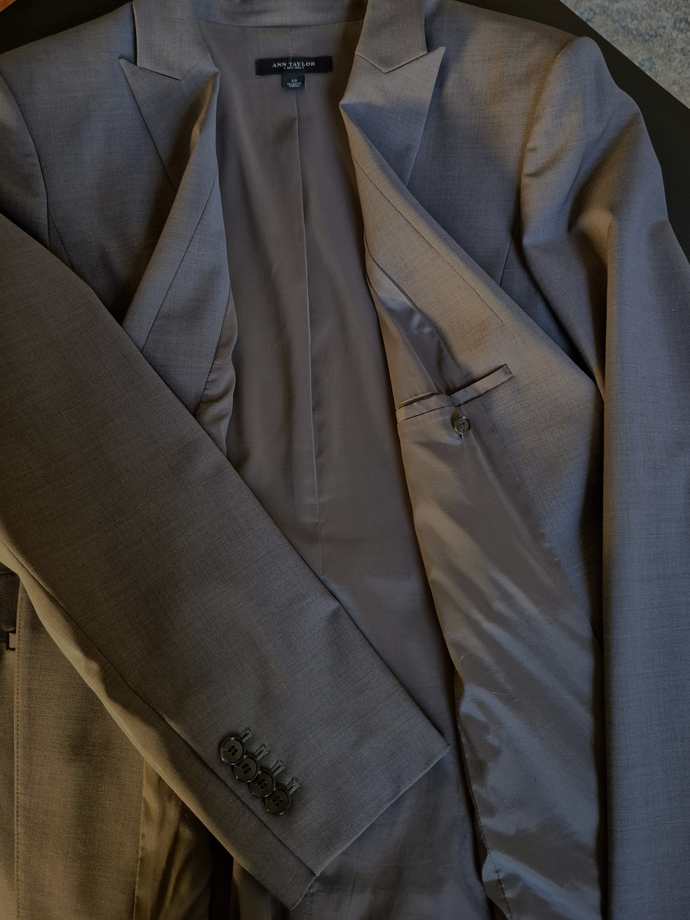 Ann Taylor Women's Dark Taupe Brown Single-Button Suit Jacket And Pants Size 12 - Picture 5 of 8
